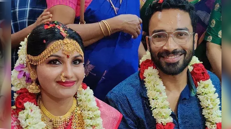 ias dr renu raj got married with Sriram Venkataraman smzs | IAS Dr Renu Raj:  देश की सबसे खूबसूरत IAS रेनू राज ने की दूसरी शादी, देखें तस्वीरें