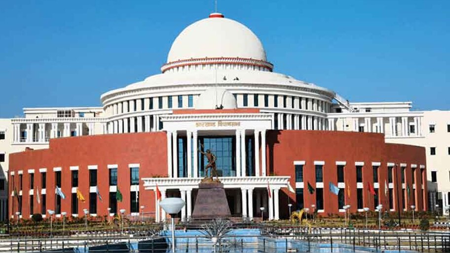 शिक्षा के इस्लामीकरण का आरोप लगाते हुए भाजपा विधायकों ने लगाए बोल-बम के नारे