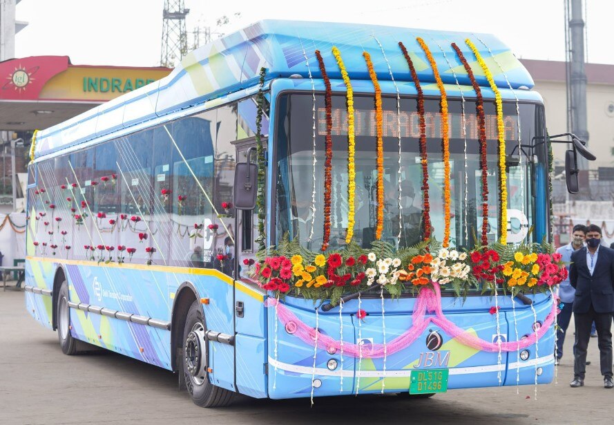 दिल्ली सरकार जल्द शुरू करेगी एप-बेस्ड प्रीमियम बस सर्विस, यात्रियों को मिलेगी ये बेहतरीन सुविधाएं