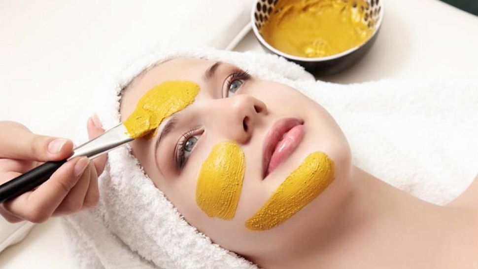 Skin Care Tips: By applying turmeric and rose water on the face, there will be a problem of acne, know the right way to apply