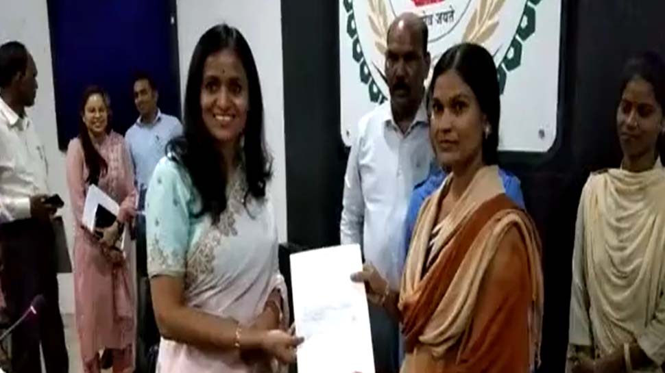 Raigad collector gave a government job to the woman who reached the complaint!