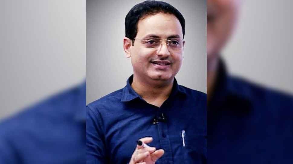 dr vikas divyakirti biography education family wife upsc aspirant Drishti IAS dadnh | कौन हैं और कहां से आते हैं दृष्टि कोचिंग वाले Dr Vikas Divyakirti, जो हैं UPSC एस्पिरेंट्स के तारणहार |