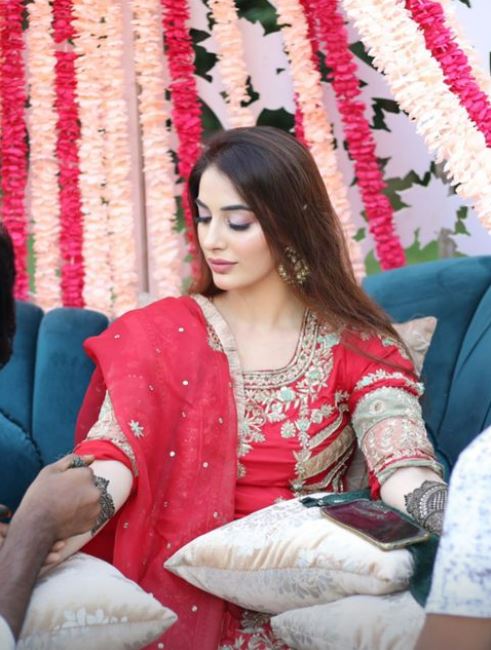 कौन है अतहर आमिर की दुल्हनिया?