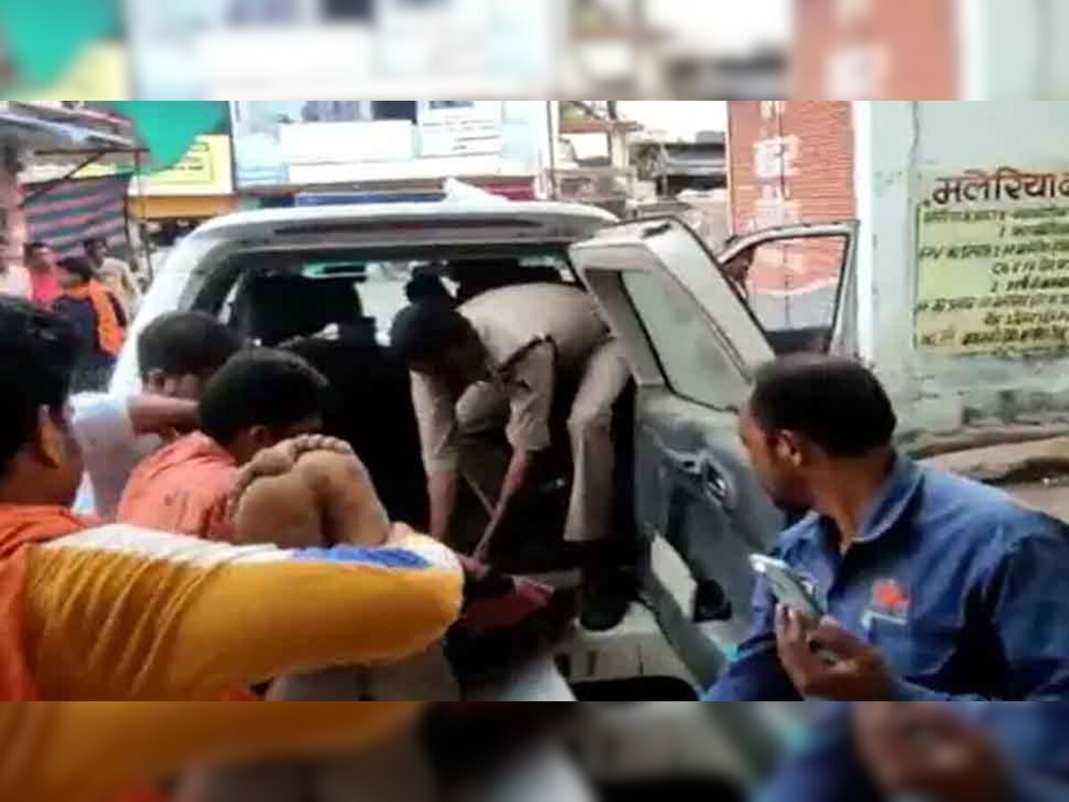 दमोह में पिता ने काट दिया अपने बेटे का हाथ, फिर थैली में भरकर पुलिस थाने ले गया