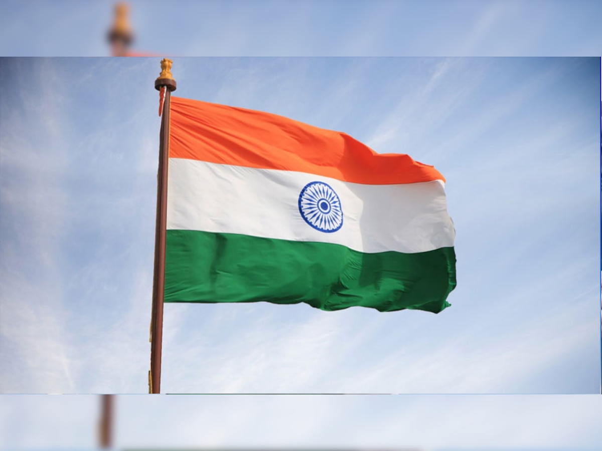 National Flag: 15 अगस्त पर तिरंगा फहराने से पहले जान लें सही तरीका, नियम तोड़ने पर हो सकती है कड़ी सजा
