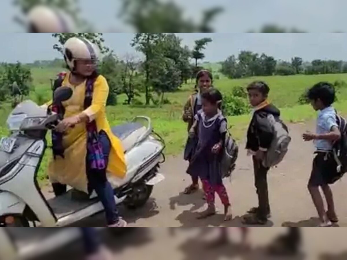 baitul news: अरुणा म्हाले खुद बच्चों को स्कूल लेकर जाती हैं.
