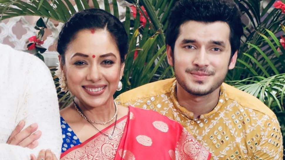 Anupama: पुराने समर के शो से जाते ही अनुपमा ने अनुज को इस बात पर दी बधाई, क्या सही कह रह थे पारस कलनावत? Anupama: पुराने समर के शो से जाते ही अनुपमा ने अनुज को इस बात पर दी बधाई, क्या सही कह रह थे पारस कलनावत?
