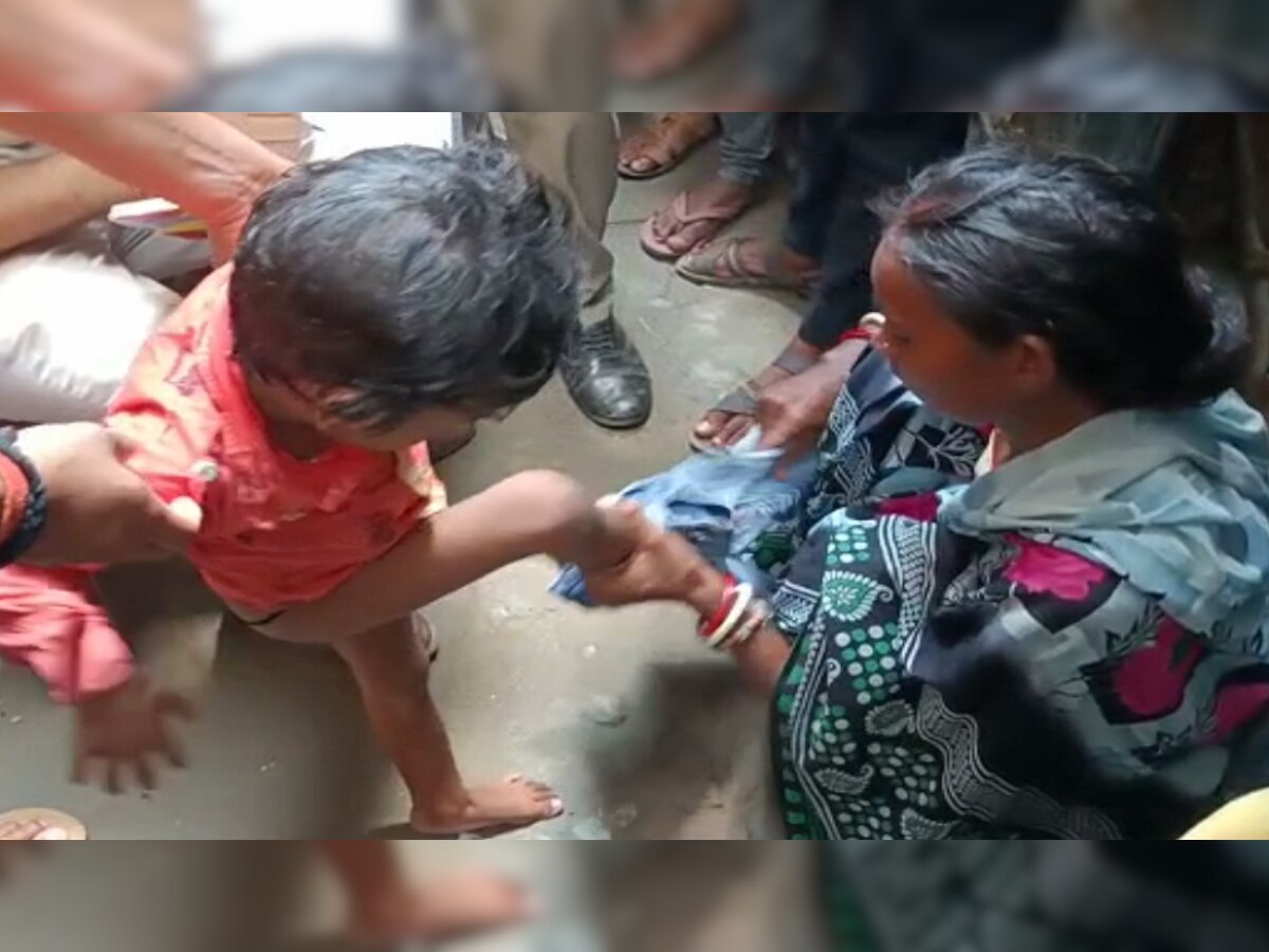 Bihar News: सिवान में रिक्शा चालक ने तीन साल की बच्ची को बेचा, खरीदने वाली महिला करती बेरहमी से पिटाई 