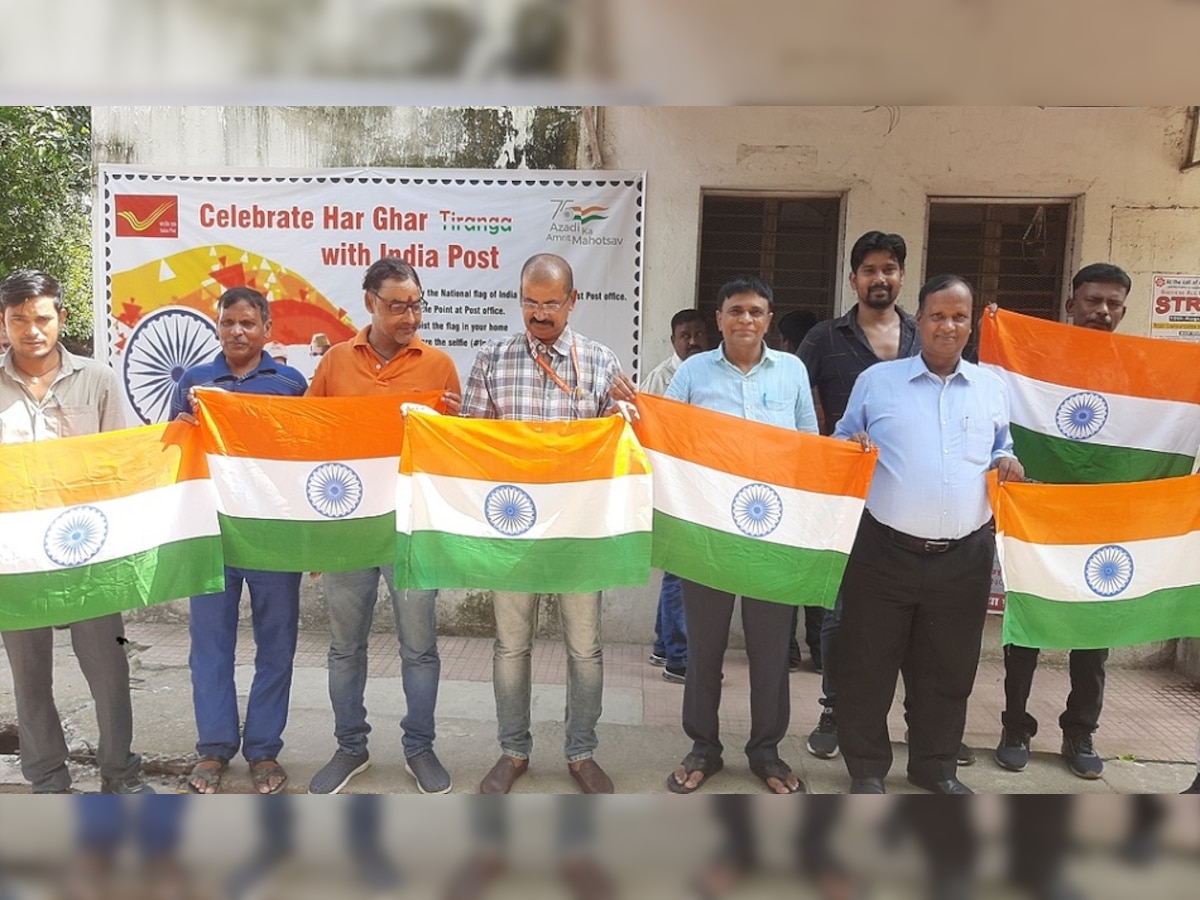 Har Ghar Tiranga: राष्ट्रीय ध्वज की बिक्री में जुटा डाक विभाग, बनाया एक विशेष काउंटर 