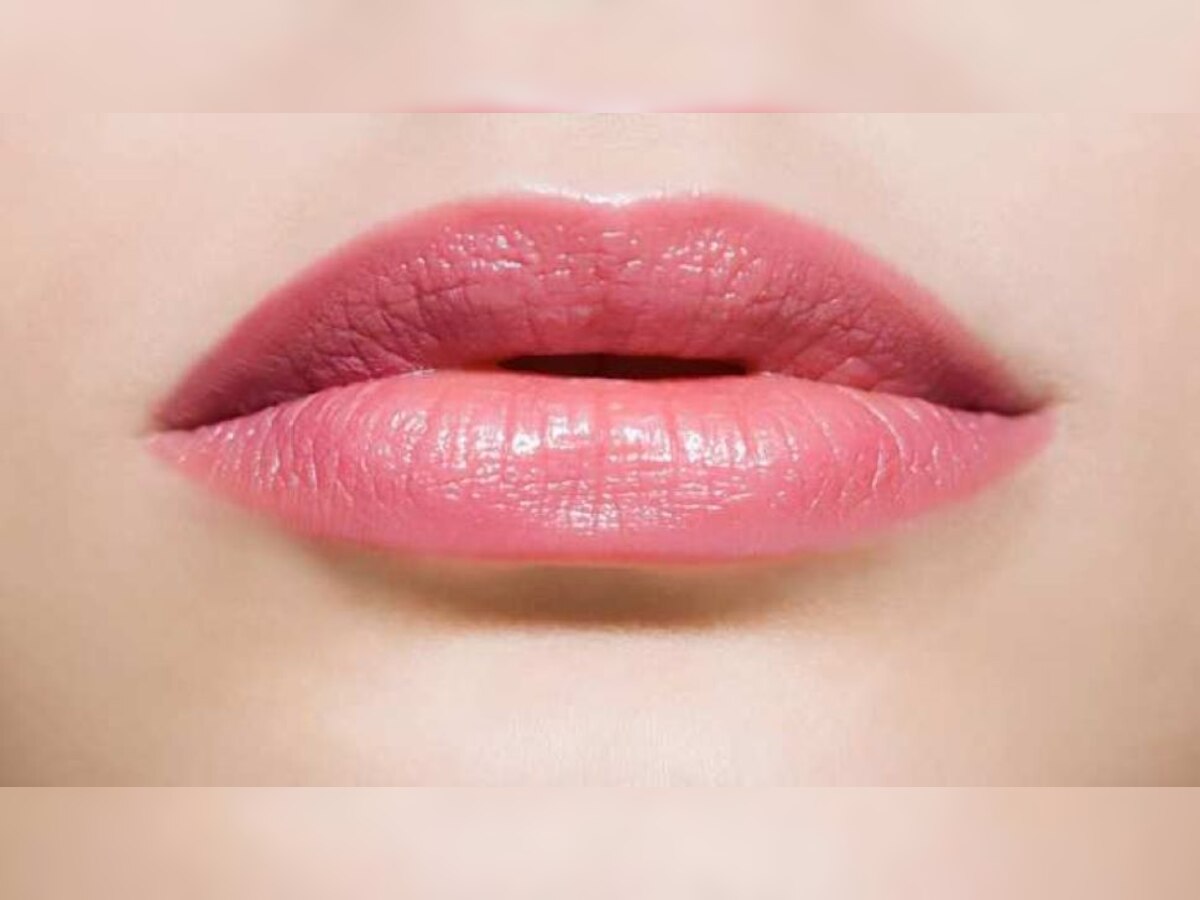 Lips Care Tips: पिंक लिप्स पाने के लिए होठों पर लगाएं शहद, जानें लगाने का सही तरीका 