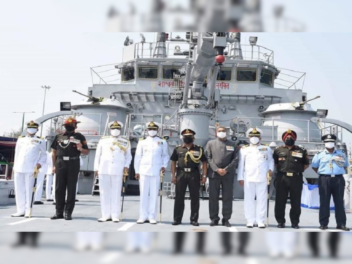 Indian Navy Recruitment 2022: नौसेना में विभिन्न पदों पर निकली भर्ती, ऐसें आवेदन करें उम्मीदवार