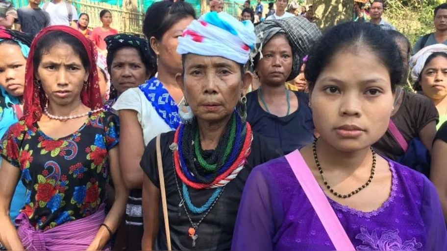 सिर्फ कश्मीरी पंडित ही नहीं, ये समुदाय भी अपने ही देश में झेल रहा है निर्वासन का दर्द