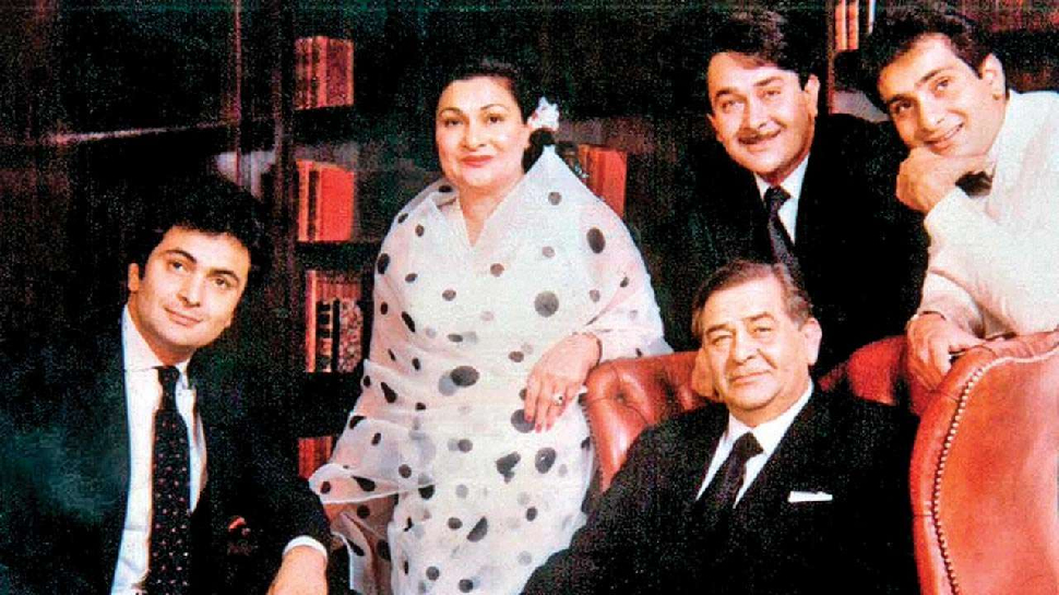 फिल्मी दुनिया में कपूर खानदान का है बोलबाला, फिर भी इस एक्टर को नहीं मिली कामयाबी,हुआ डिप्रेशन का शिकार फिल्मी दुनिया में कपूर खानदान का है बोलबाला, फिर भी इस एक्टर को नहीं मिली कामयाबी,हुआ डिप्रेशन का शिकार