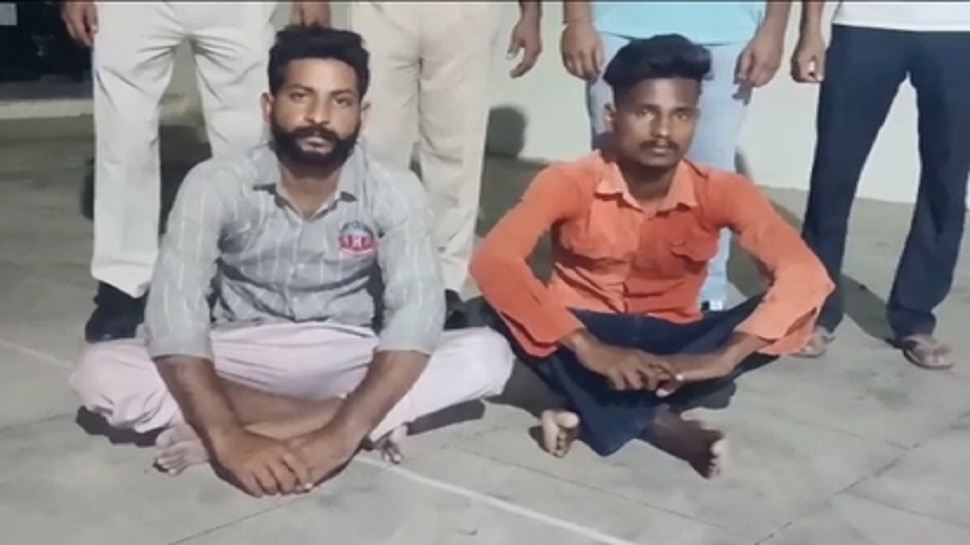 Rawla police's great negligence, two smugglers escaped from the toilet of police station on the pretext of stomach ache