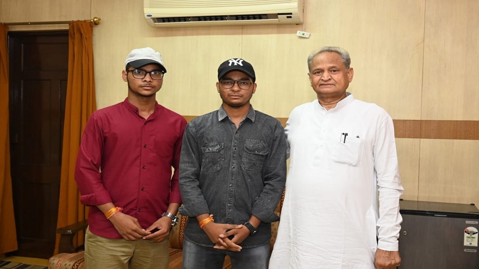 Chief Minister Gehlot met Kanhaiyalal's sons, CM targeted the center for ERCP