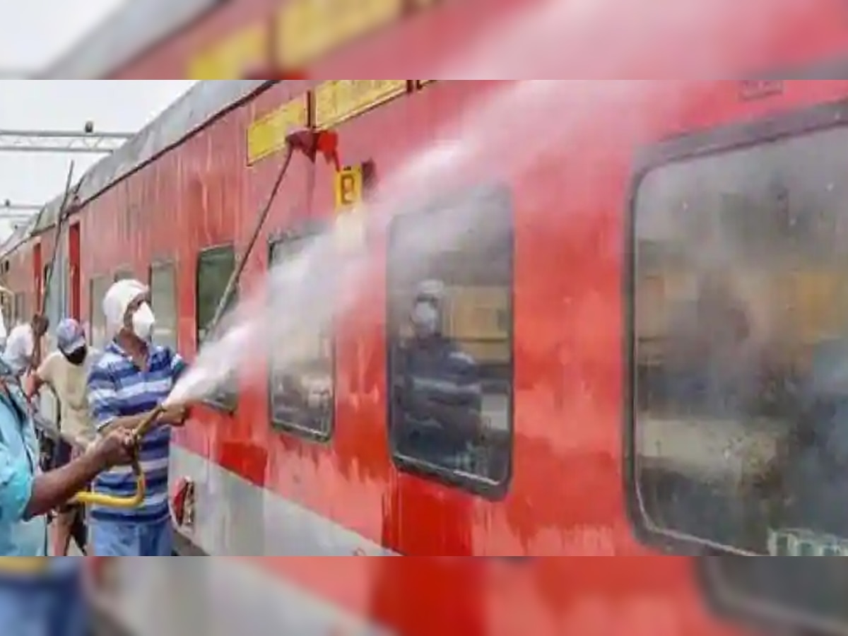 Indian Railway: 65 करोड़ के घाटे में चल रही है लखनऊ जाने वाली ये ट्रेन; खाली पड़ी रहती हैं सीटें