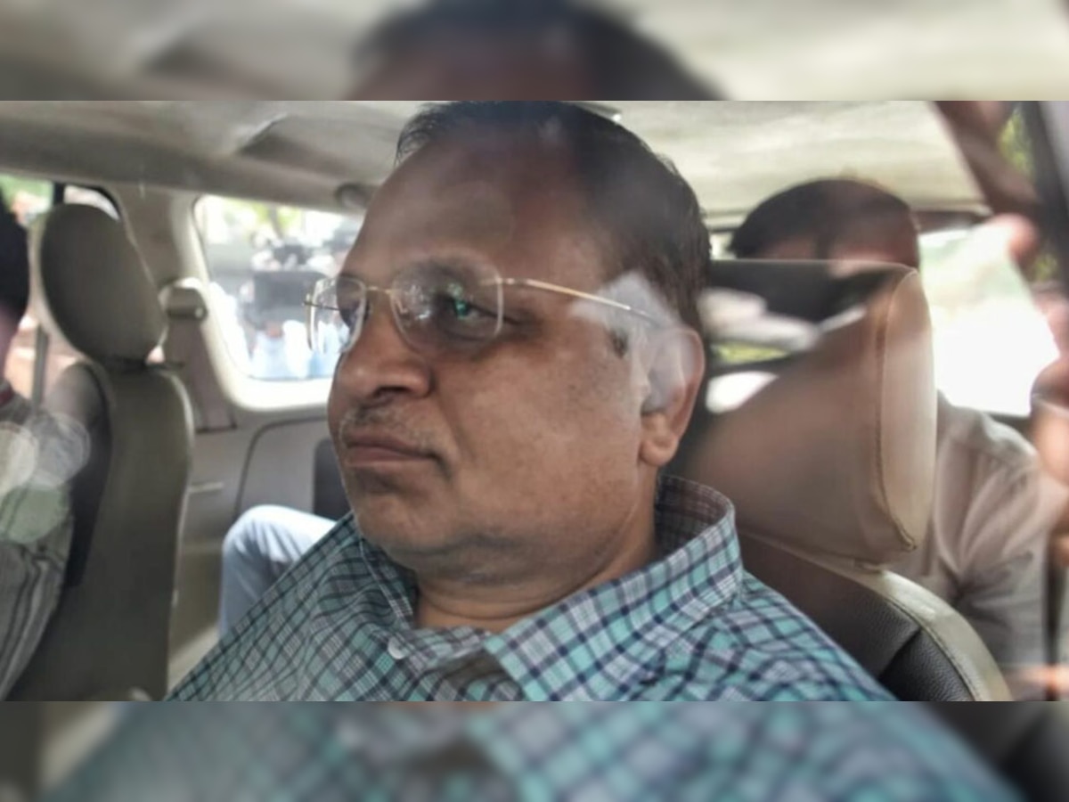 ईडी की ओर से गिरफ्तार हो चुके दिल्ली सरकार के मंत्री सतेंद्र जैन (फाइल फोटो)