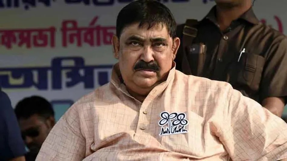 CBI ने अनुब्रत मंडल को किया गिरफ्तार, इस मामले में थे आरोपी CBI ने अनुब्रत मंडल को किया गिरफ्तार, इस मामले में थे आरोपी