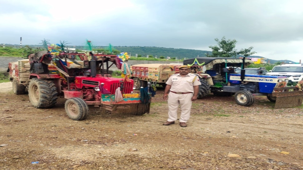 Police confiscated two tractor trolleys transporting