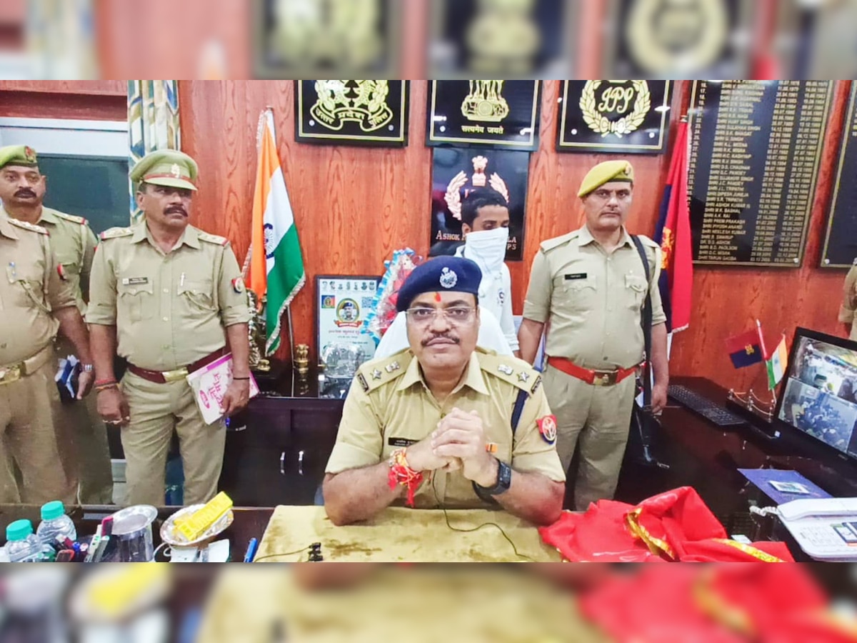 पुलिस गिरफ्त में आरोपी.