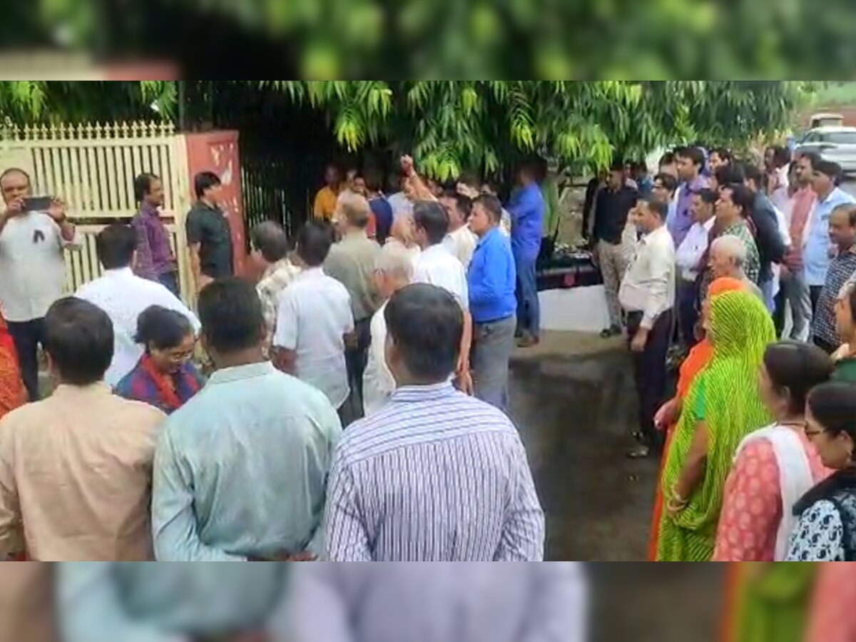 राजस्थान रोडवेज मुख्यालय पर कर्मियों ने किया प्रदर्शन, टाइम पर वेतन-पेंशन देने की मांग