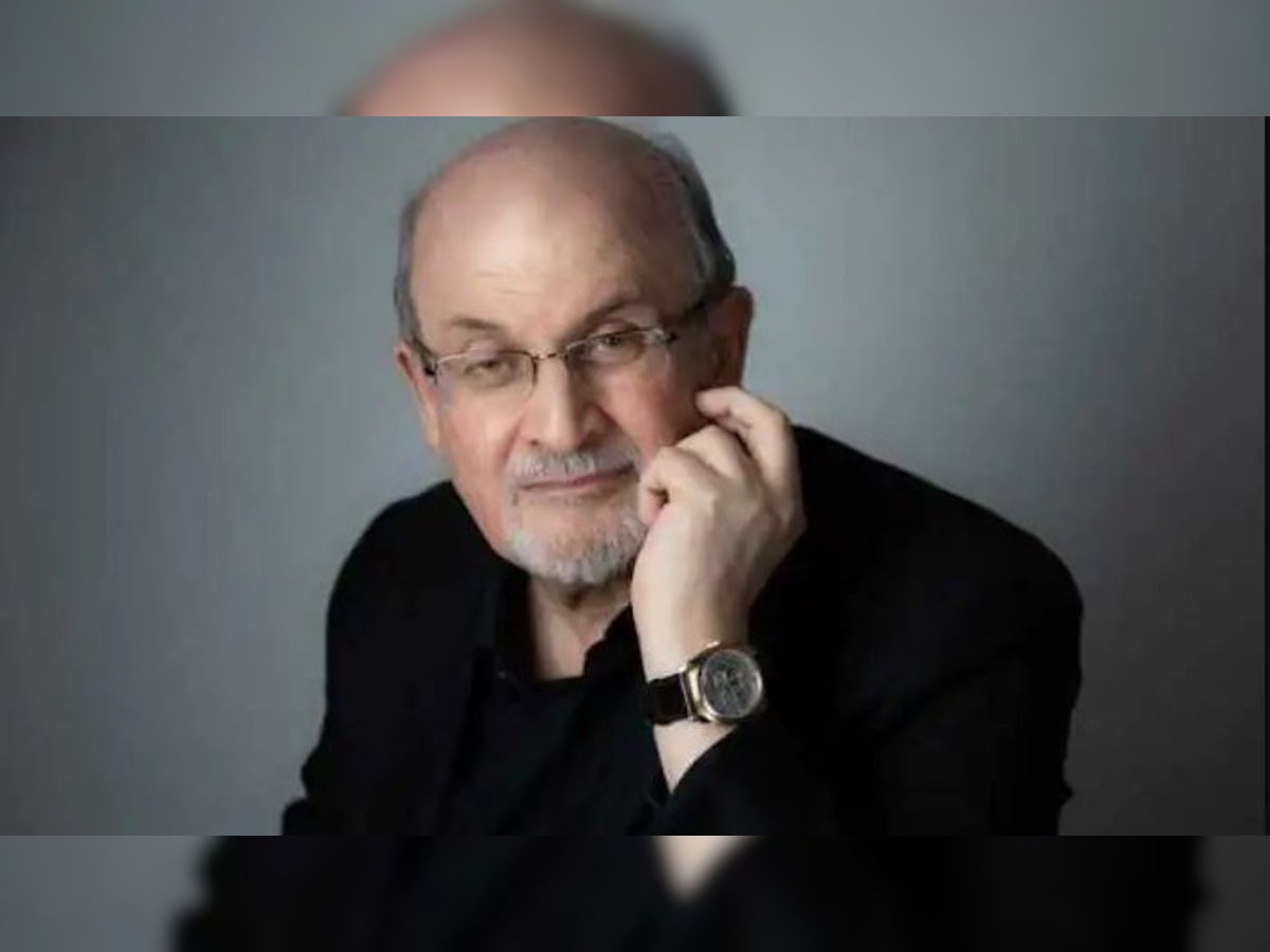 Salman Rushdie Attack: सलमान रुश्दी की एक आंख जाने का खतरा, लिवर भी डेमेज; जानिए लेखक की ताजा हालत