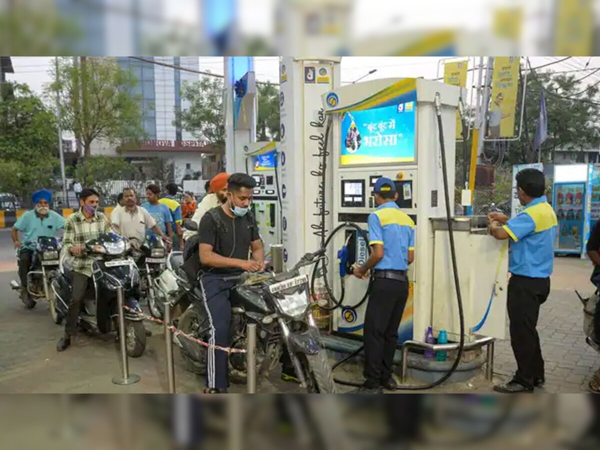 Petrol-Diesel Price: क्रूड ऑयल में उतार चढ़ाव जारी, इन महानगरों में पेट्रोल 100 के पार; जानें ताजा अपडेट