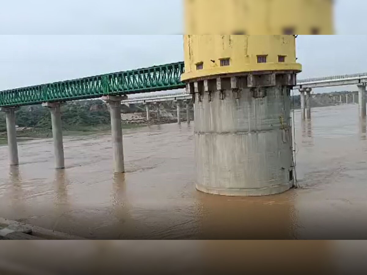 धौलपुर में खतरे के निशान के ऊपर बह रही चंबल, बाढ़ की चपेट में आ सकते हैं कई गांव