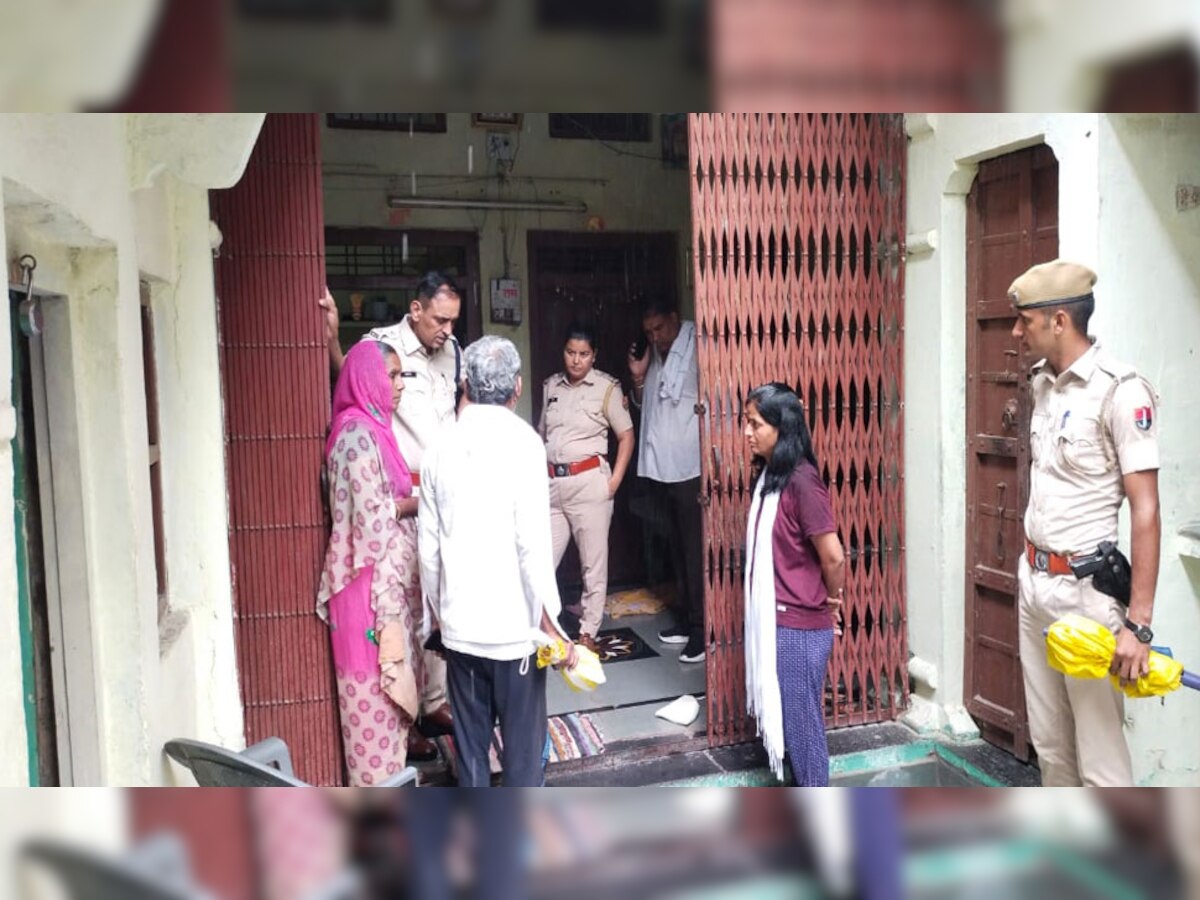 घटना स्थल पर जानकारी लेती पुलिस