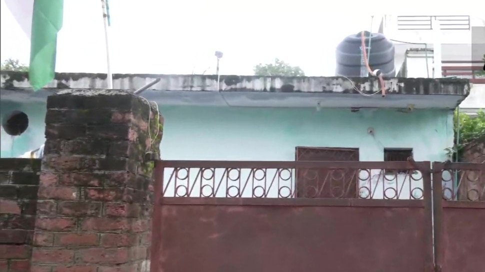 J-K News: जम्मू के सिधरा में एक परिवार के 6 लोगों के शव मिले, इलाके में फैली दहशत