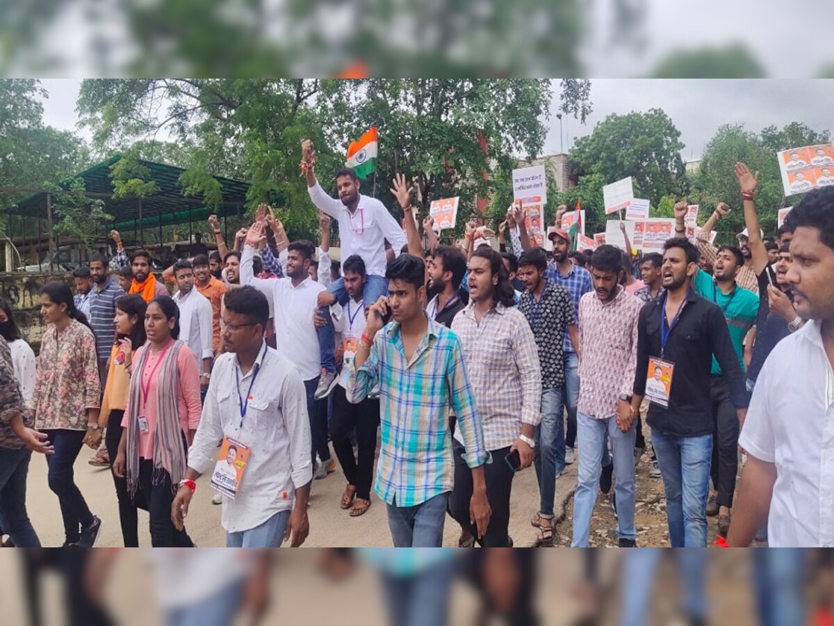 छात्रसंघ चुनाव: आचार संहिता लागू, शक्ति प्रदर्शन के दौरान छात्र नेता ने हाथ काटकर चुनाव का किया विरोध