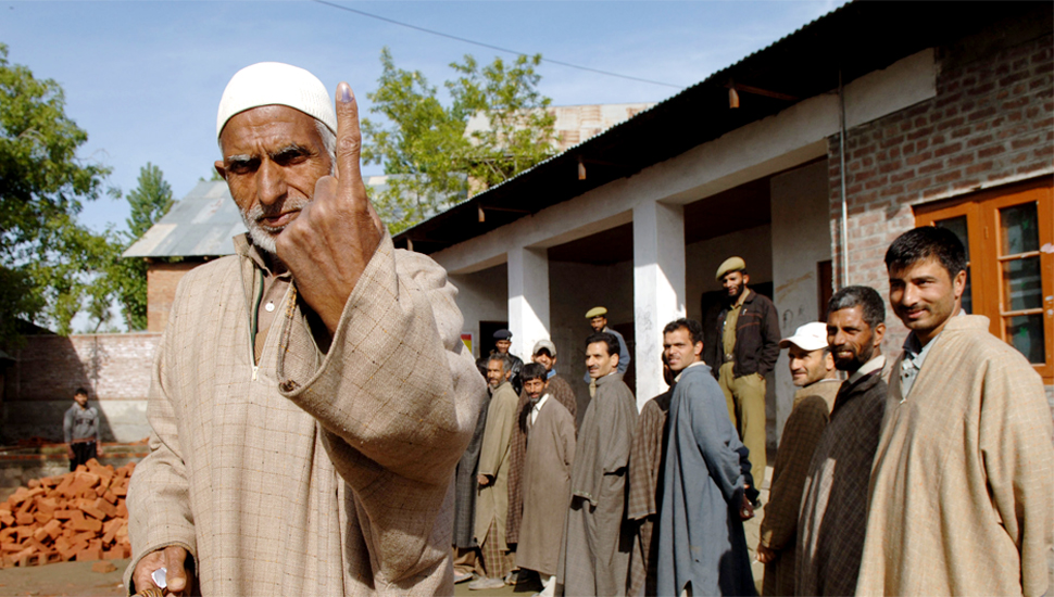 कश्मीर से अलग होने के 4 साल बाद कारगिल में होगा मतदान, 26 सीटों के लिए 88 कैंडिडेट कश्मीर से अलग होने के 4 साल बाद कारगिल में होगा मतदान, 26 सीटों के लिए 88 कैंडिडेट