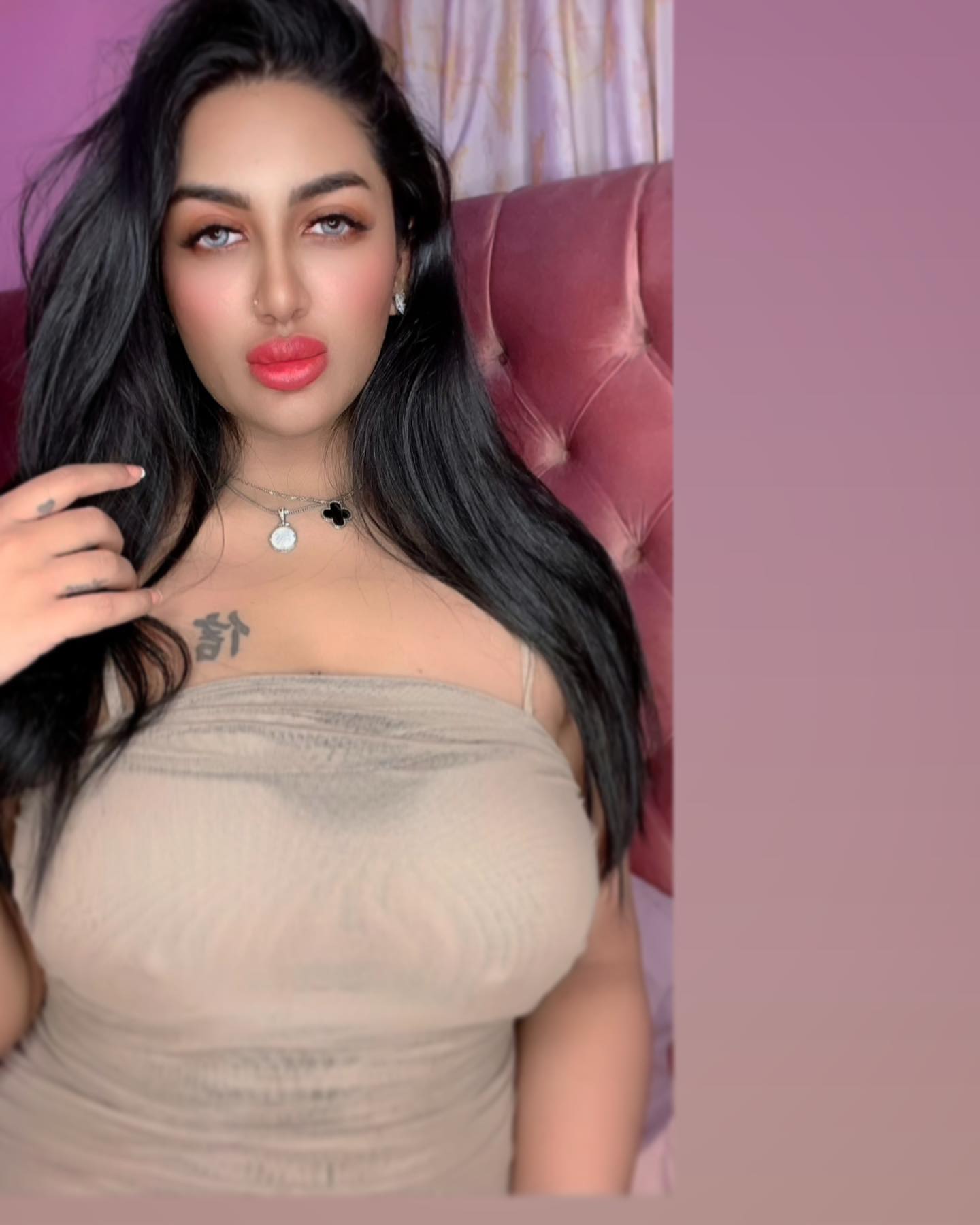 Pakistani Actress mathira bold Photos goes viral on internet beats  bollywood acress smzs | Photos: मिलिए पाकिस्तानी एंजलीना जॉली से, बोल्डनेस  के मामले बॉलीवुड बालाओं को देती हैं मात