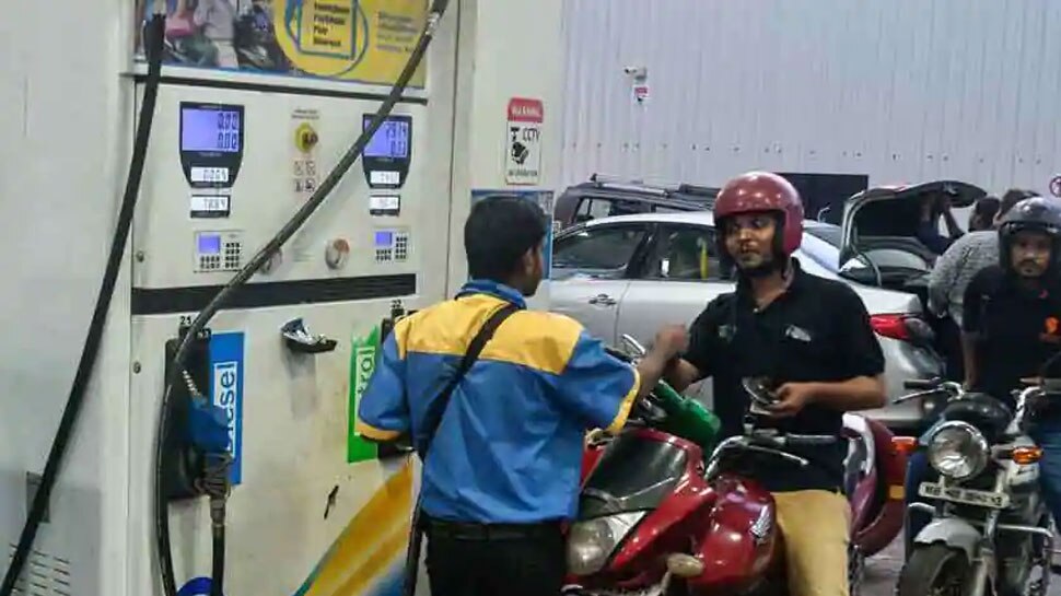 Petrol-Diesel Price: कच्चे तेल में गिरावट के बाद सस्ता होगा पेट्रोल-डीजल! जानें अपने शहर का भाव