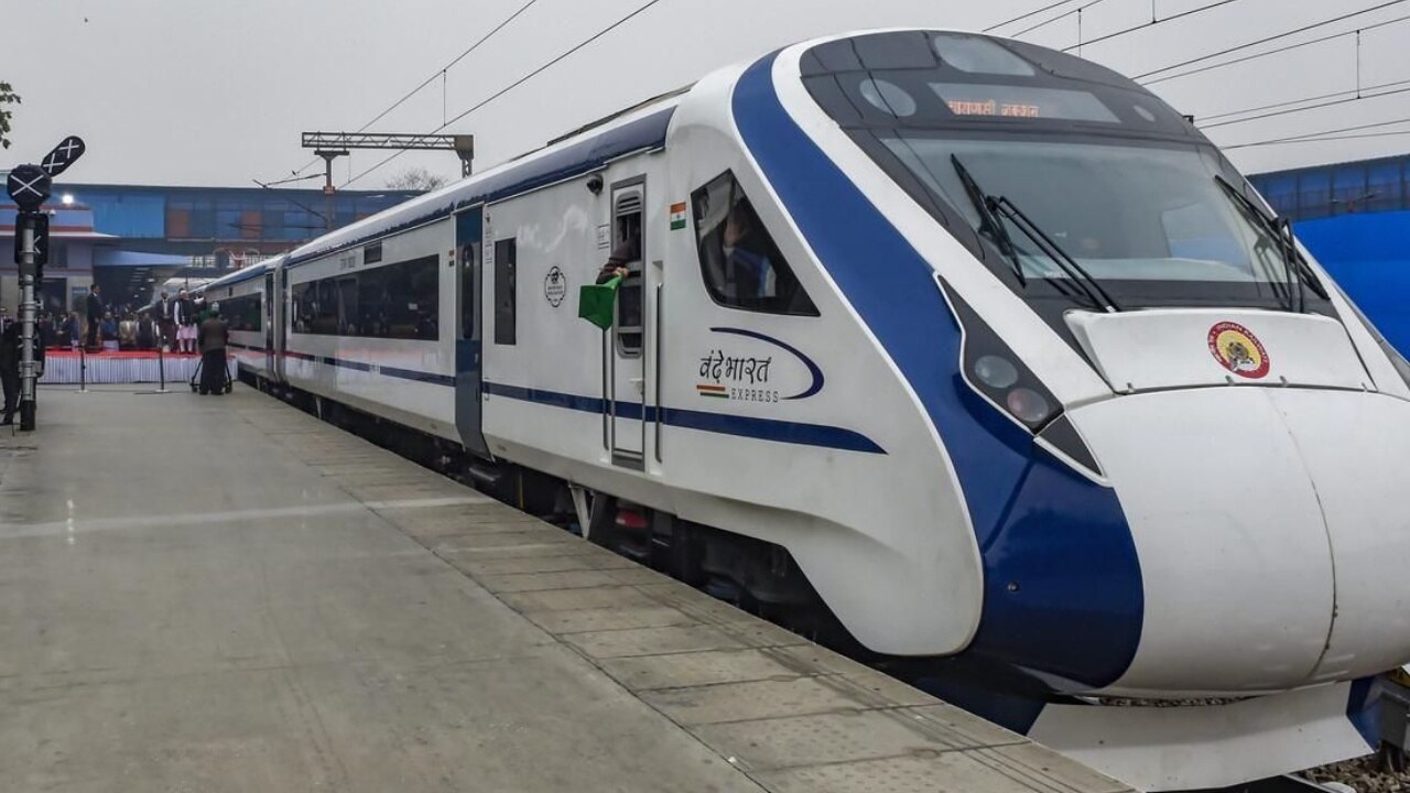 रेलवे की सौगात: अब गोरखपुर से लखनऊ तक भी दौड़ेगी 'वंदे भारत', जानिए टाइमिंग
