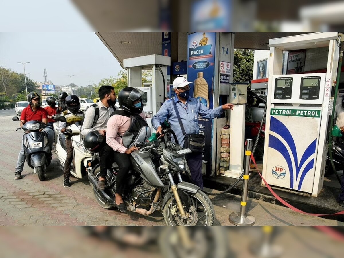 Petrol-Diesel Price: मंदी की आहट से कच्चे तेल की कीमतों में गिरावट, देश में फिर सस्ता होगा पेट्रोल-डीजल!