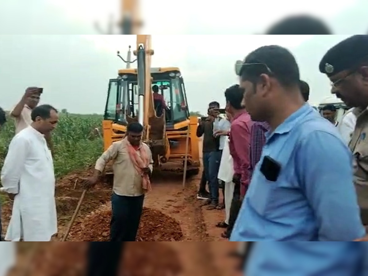 भरतपुर: मंत्री के इलाके में हो रहा था घटिया सड़क निर्माण, मौके पर पहुंचे PWD मंत्री, अफसरों को लगाई फाटकार