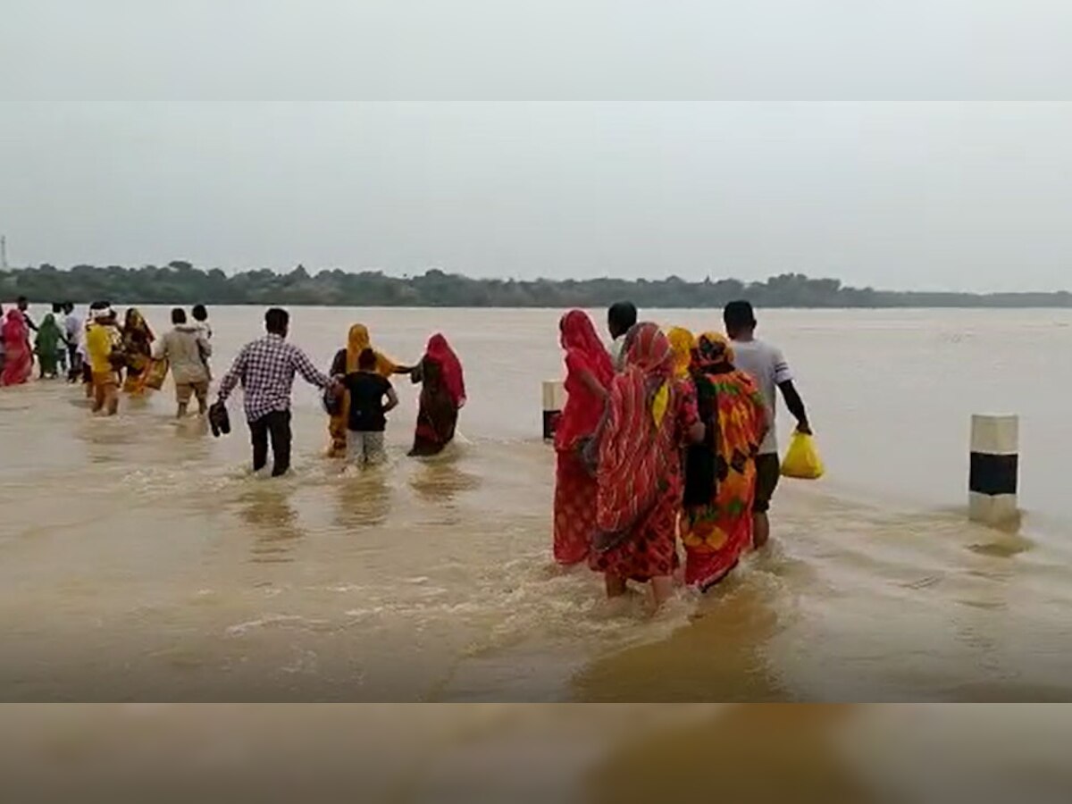 खंडार: बनास नदी में पानी की आवक हुई तेज, 3 फीट पानी के चलते आवागमन बंद