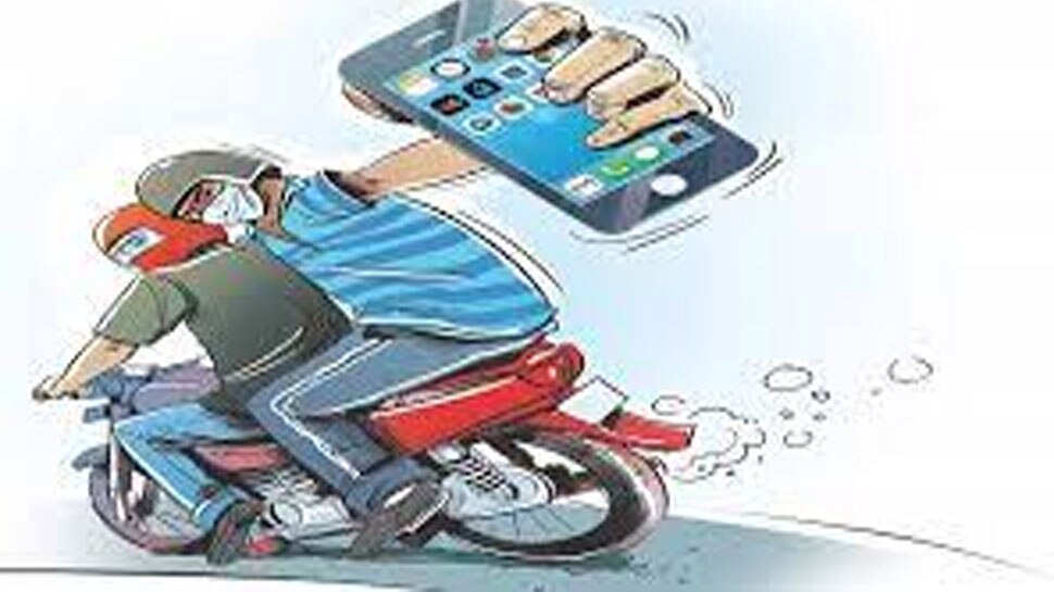 Robbers are creating ruckus 3 people snatched mobiles in 24 hours in
