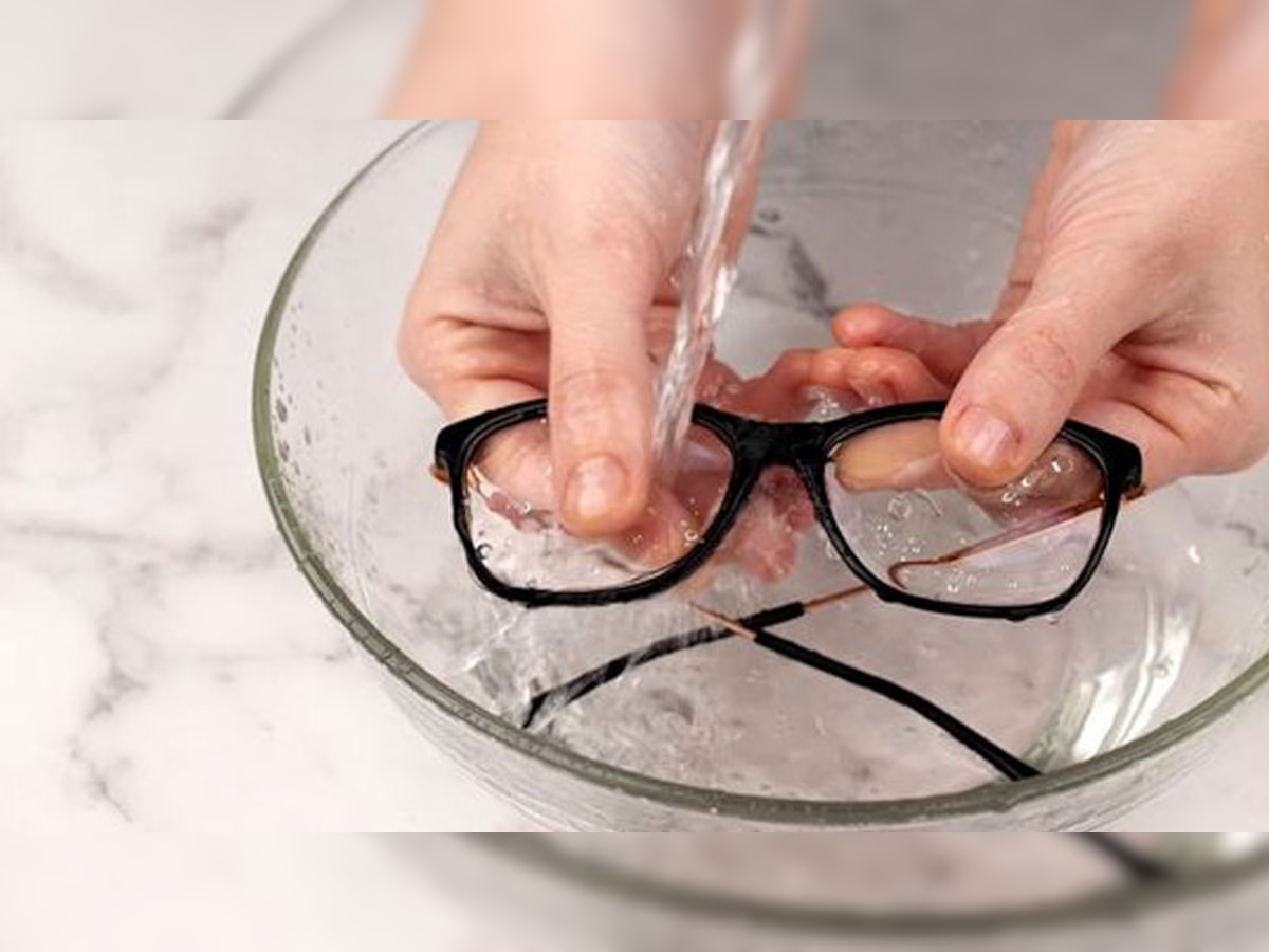 tips to clean eye glasses lenses Cleaning Tips how to clean specs lens