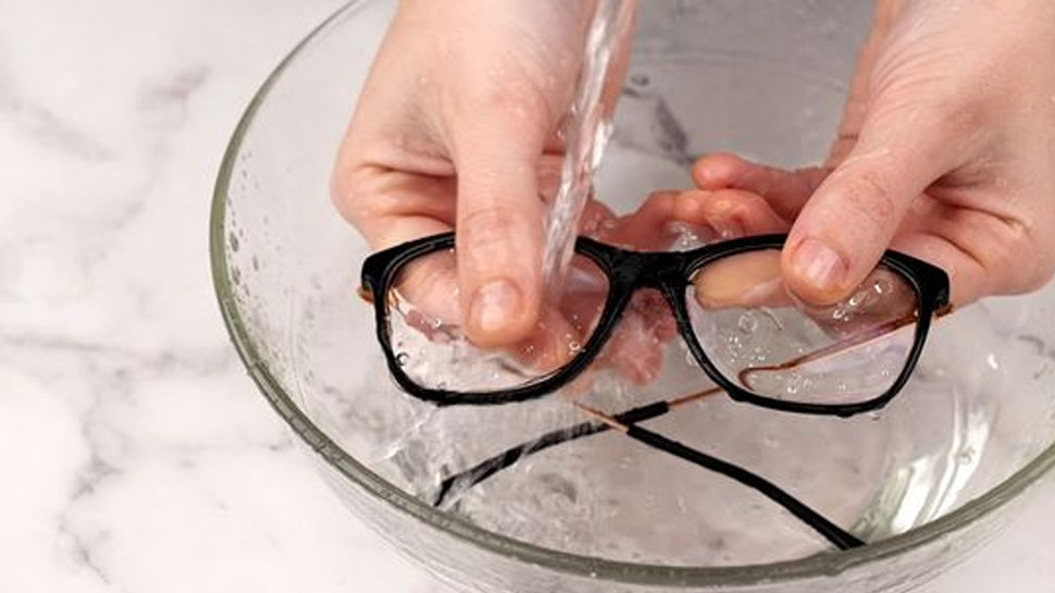 Clean Eye String tips to clean eye glasses lenses Cleaning Tips how to clean specs lens ...