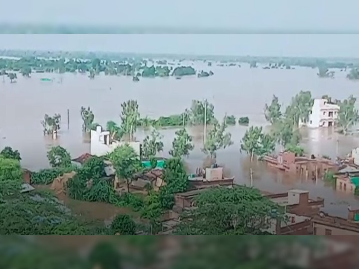 राजस्थान में कई नदियों ने मचाई तबाई, कोटा के इटावा में बने बाढ़ जैसे हालात 