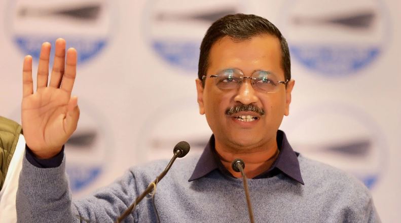 Delhi Political Crisis: संपर्क से बाहर हुए ‘आप’ के 12 विधायक, केजरीवाल के घर पर आपात बैठक