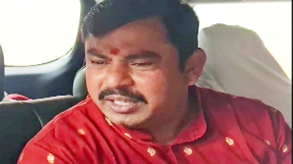 T Raja Arrested: पैगंबर पर विवादित टिप्पणी करने वाले टी राजा फिर गिरफ्तार, तेलंगाना पुलिस को बताया ओवैसी का कठपुतली