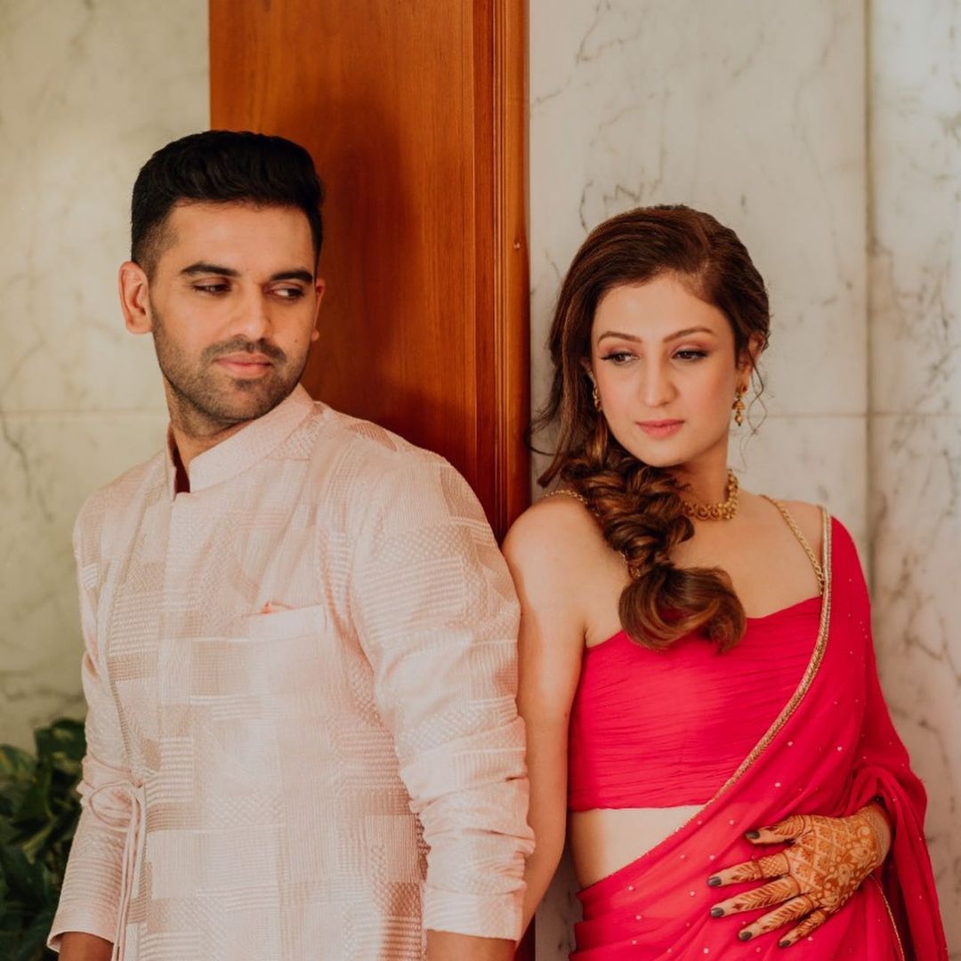 Deepak Chahar and his wife Jaya are very cute see their pictures before ...