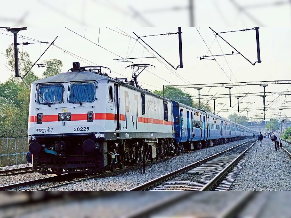 Indian Railways: ଟ୍ରେନରେ ଏଣିକି ଉପଲବ୍ଧ ହେବ ଏହି ସୁବିଧା, ଘୋଷଣା କଲେ ସରକାର