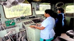 खुशखबरी: रेलवे में मह‍िला लोको पायलट के ल‍िए पहली बार इंजन में लगने हैं यूर‍िनल
