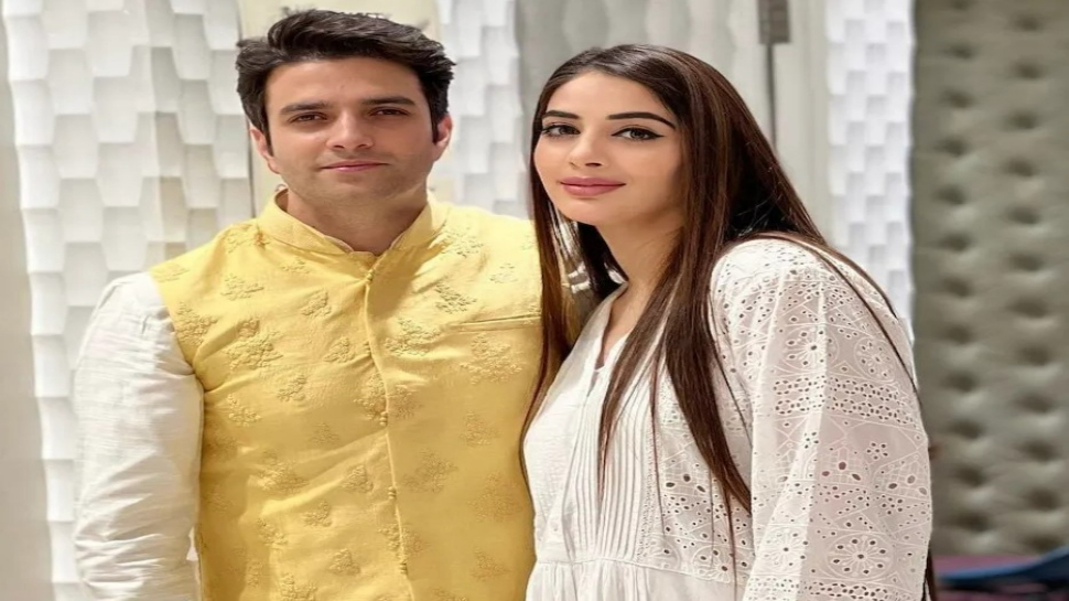 IAS Officer Athar Khan Shares Photo With His Fianc Mehreen Wins ias-officer-athar-khan-shares-photo-with-his-fianc-mehreen-wins