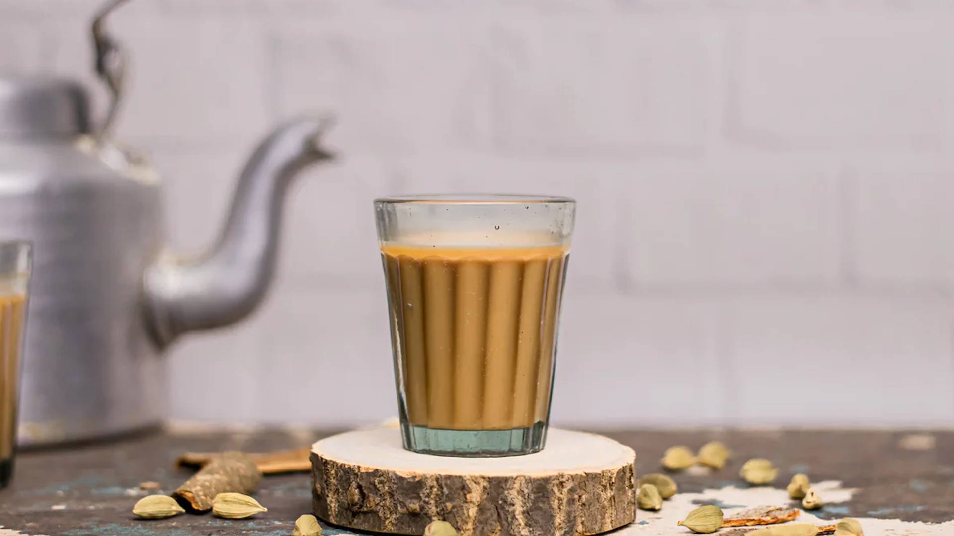 khali pet chai peene ke nuksan having tea on empty stomach is harmful