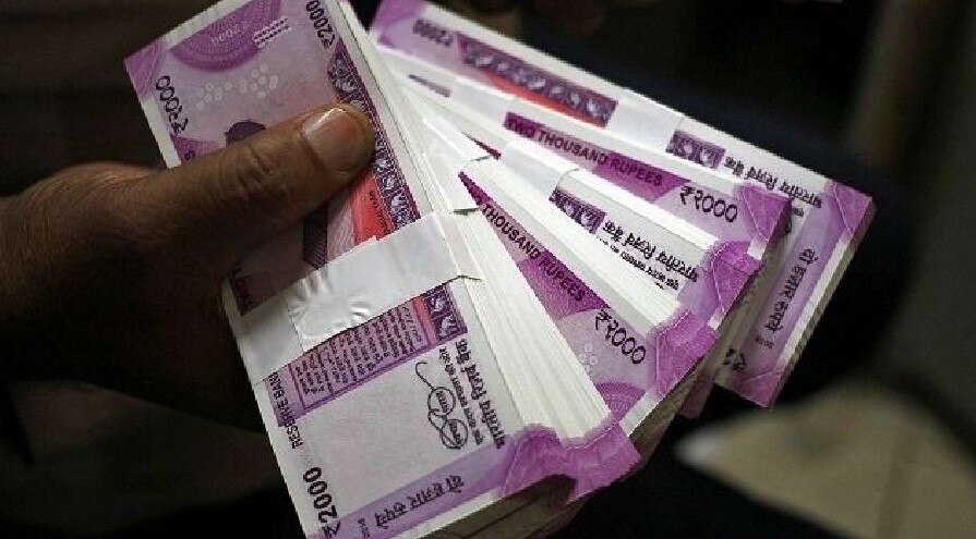 7th Pay Commission: केंद्रीय कर्मचारियों को लगा बड़ा झटका, सरकार ने DA पर जारी किया ये अपडेट